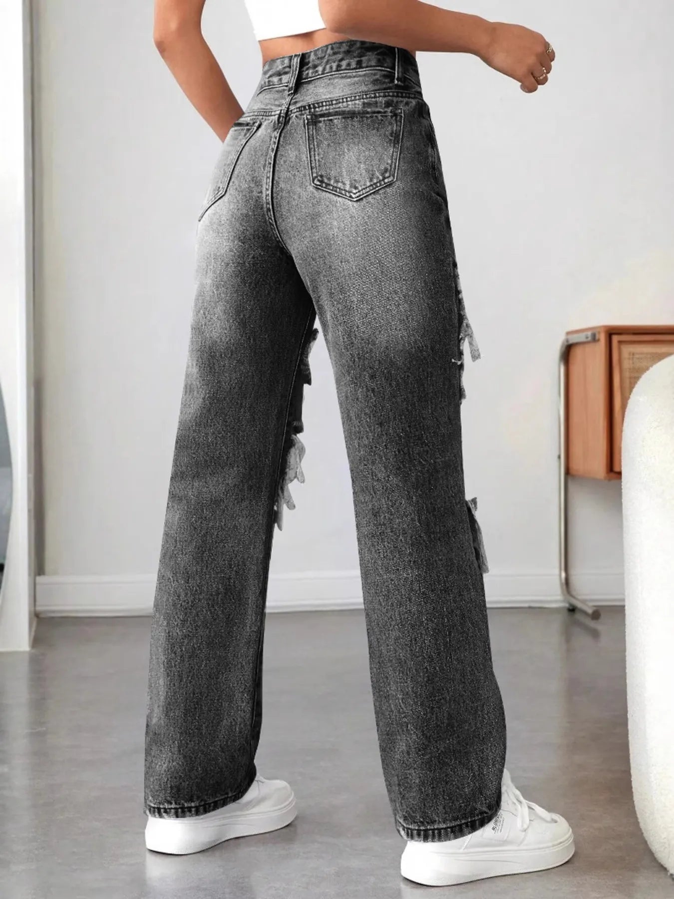 Distressed High Waisted Jeans (2 Colors)