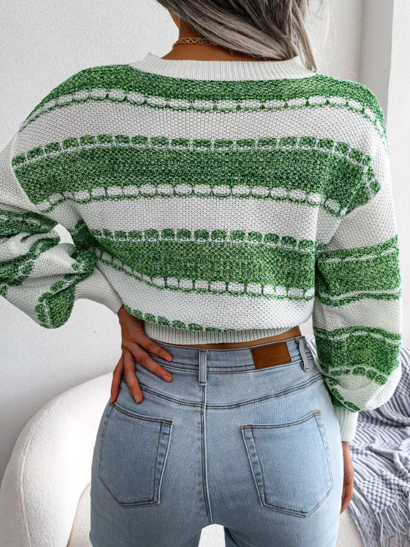 Color Block Round Neck Cropped Sweater (3 Colors)