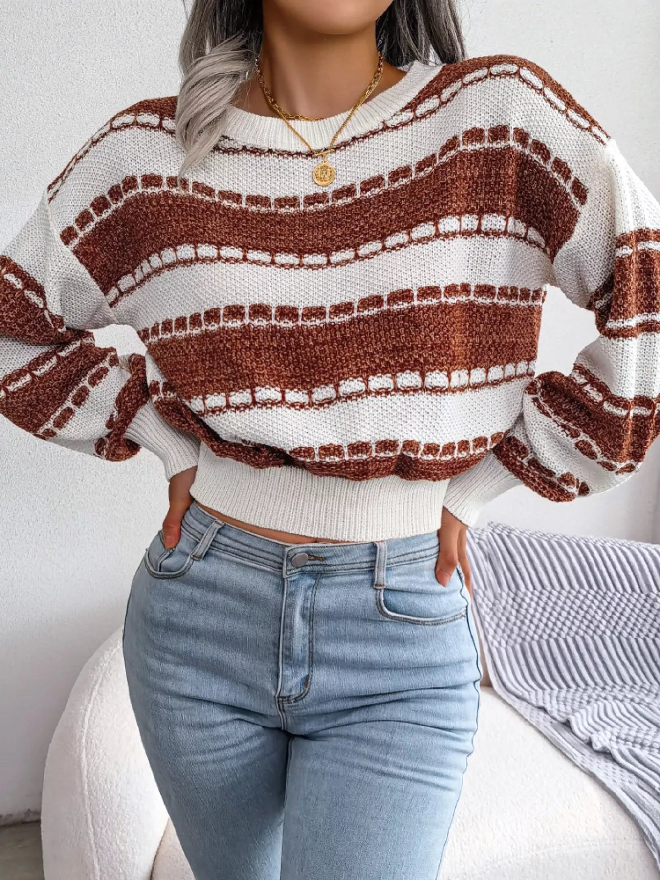 Color Block Round Neck Cropped Sweater (3 Colors)