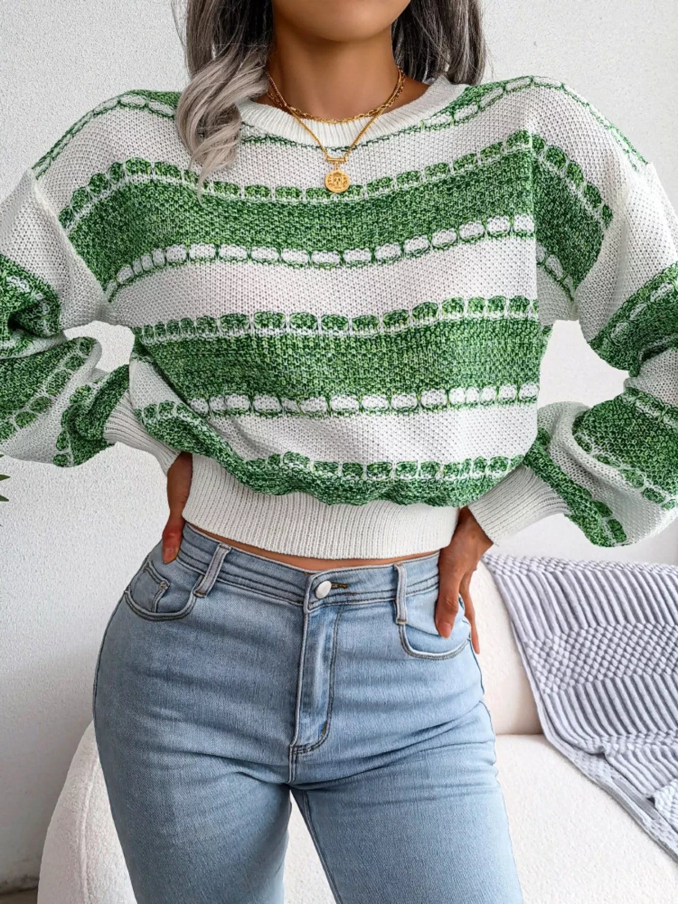 Color Block Round Neck Cropped Sweater (3 Colors)